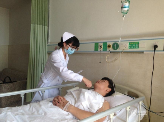 麻醉師在醫院治療