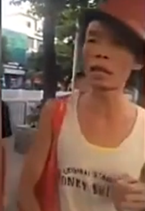 深圳兩男子當街吵架