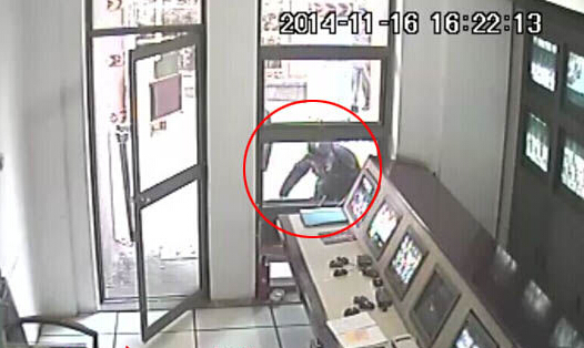 女官員罵保安看門狗 6旬保安被氣死