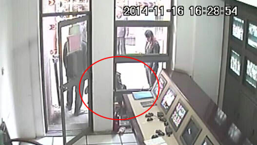 女官員罵保安看門狗 6旬保安被氣死