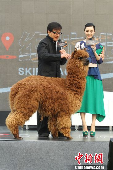 成龍談房祖名涉毒