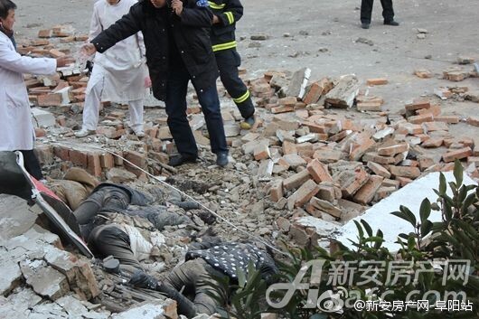 淮北同仁中學(xué)圍墻倒塌造成5名女學(xué)生死亡1人受傷