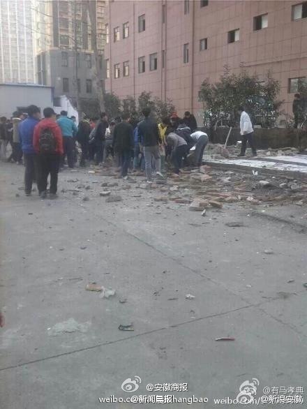 淮北同仁中學(xué)圍墻倒塌造成5名女學(xué)生死亡1人受傷