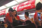 中國乘客大鬧航班 男乘客揚言炸飛機女乘客熱水潑空