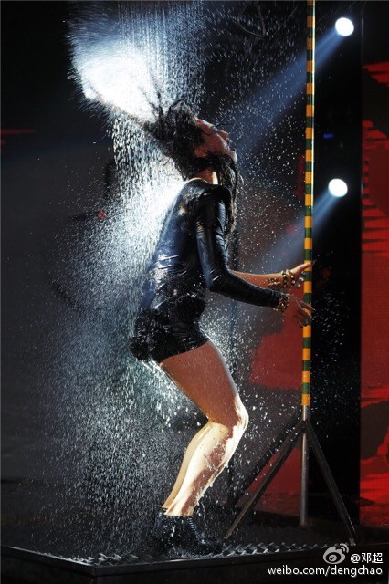 鄧超女裝熱舞照