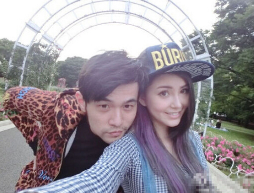 周杰倫和昆凌合照