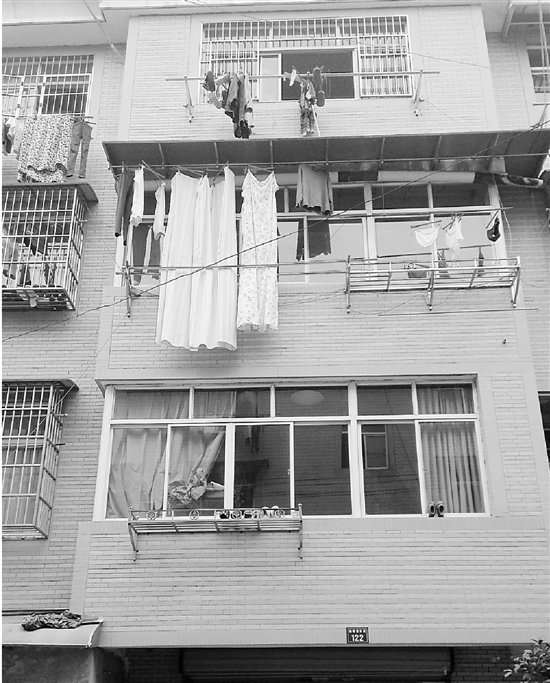 杭州初三女生跳樓受傷