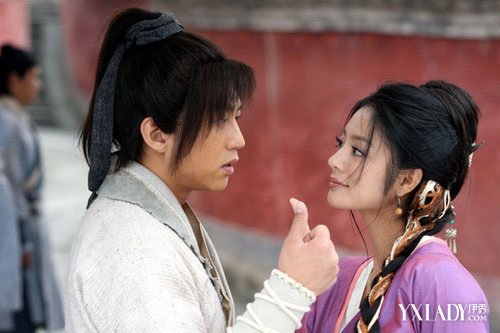 鄧超被爆與安以軒滾床單