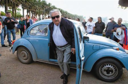 世界上最窮的總統何塞•穆希卡照片