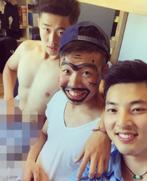 上鋪小哥叫邢遠博