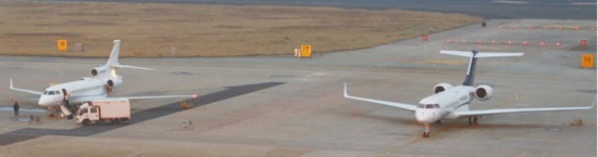 溫州老板徐宇坐飛機參加同學(xué)會