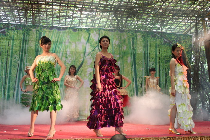 月薪2萬招少女采花或只是一場炒作