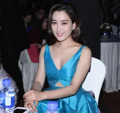 馬蘇藍色低胸裝