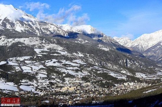 空客A320墜毀地點已經確定,救援人員趕往事故地點。