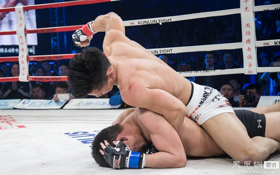 楊建平暴揍日本拳王