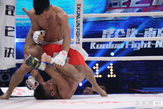 昆侖決mma自由搏擊楊建平暴揍日本拳王