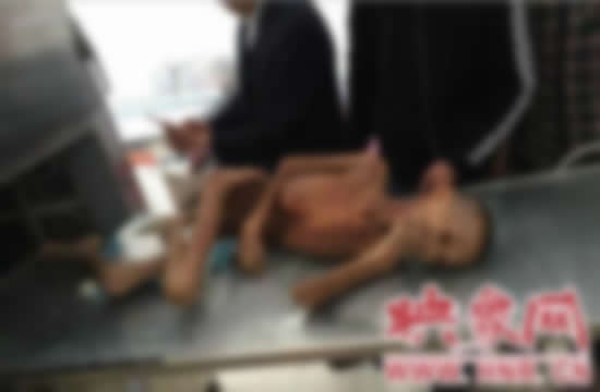 男童走失餓死救助站