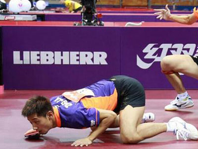 張繼科趴地動(dòng)作走紅