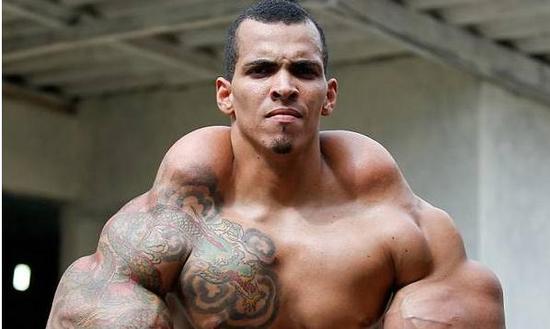 現(xiàn)實版綠巨人肌肉太嚇人