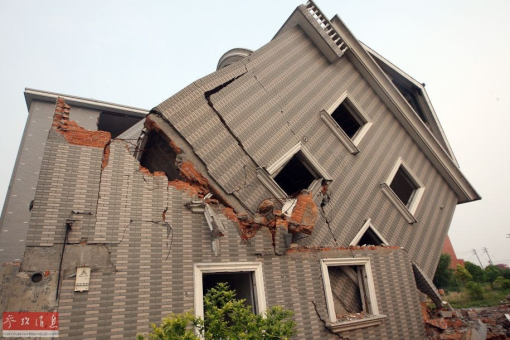 杭州大樓連腰折斷