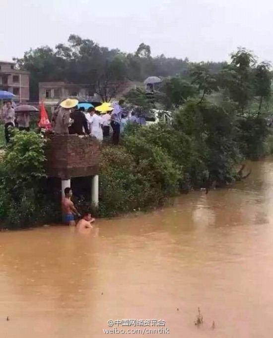 廣西桂平幼兒園校車車禍