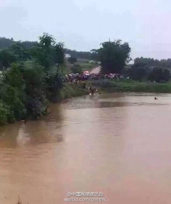 廣西桂平幼兒園校車車禍