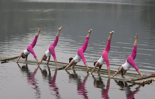 長沙上演水上瑜伽