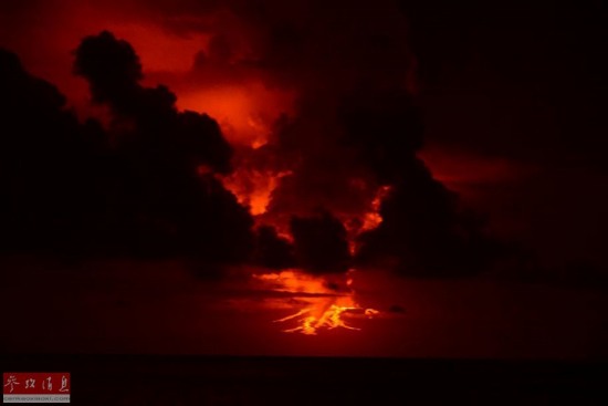 厄瓜多爾沃爾夫火山噴發