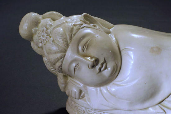 美人枕拍3.2億天價