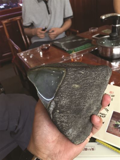 借28萬買四塊石頭