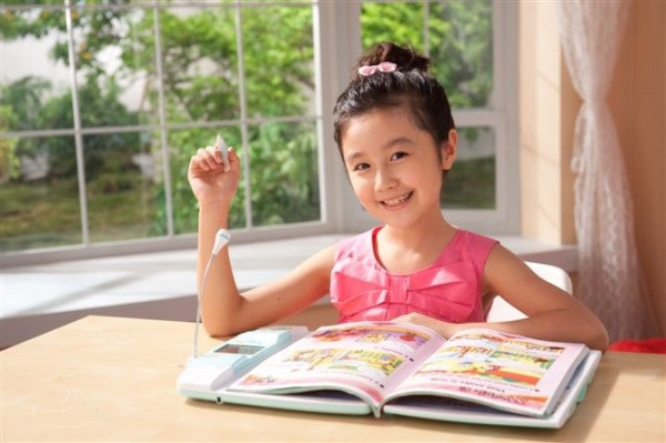 點讀機女孩高君雨