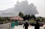 印尼錫納朋火山噴發(fā) 2015年6月錫納朋火山多次噴發(fā)熔