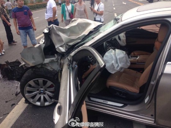 南京車禍肇事寶馬時速超臺風