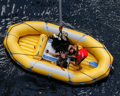 韓庚熊抱吳昕墜落