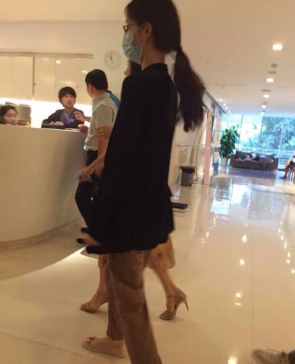 曝奶茶妹妹孕檢