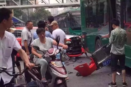 鳥叔在杭州出車禍沒有傷亡