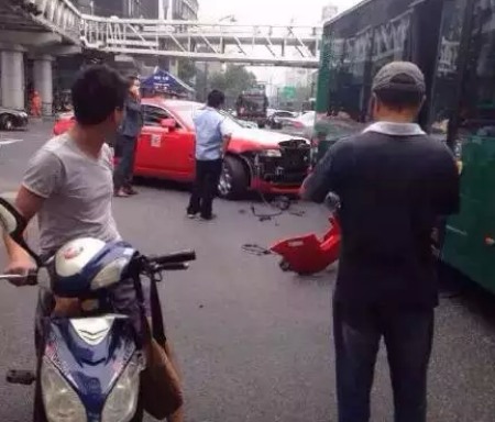 鳥叔在杭州出車禍沒有傷亡