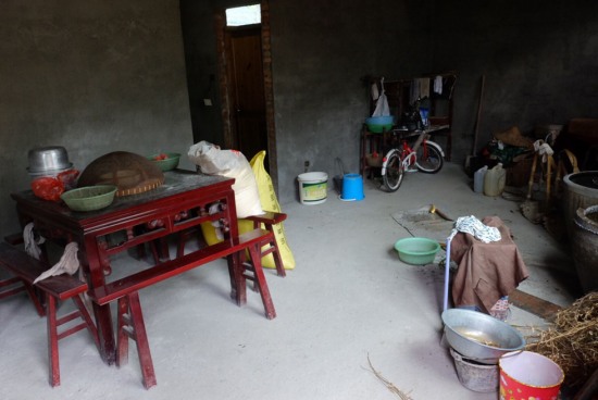 杭州淳安縣銀峰村16歲孤女