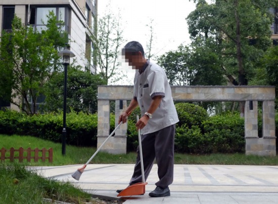 杭州淳安縣銀峰村16歲孤女
