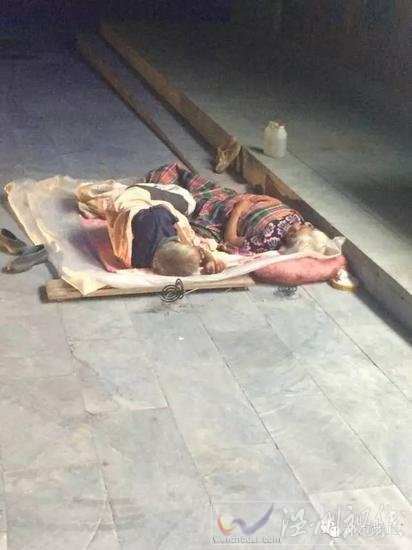 鄭州一老人露宿被碾死