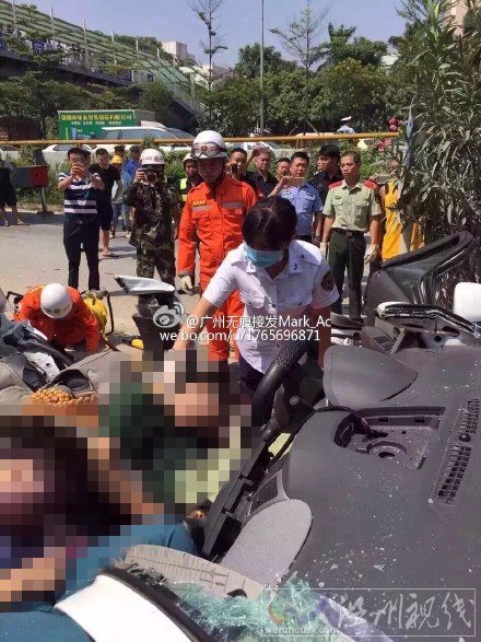 深圳龍崗區(qū)發(fā)生一起慘烈車(chē)禍