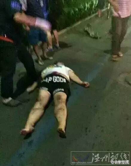 濰坊北宮街一越野車(chē)撞人事故