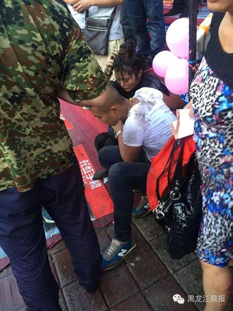 哈爾濱公交站臺塌陷