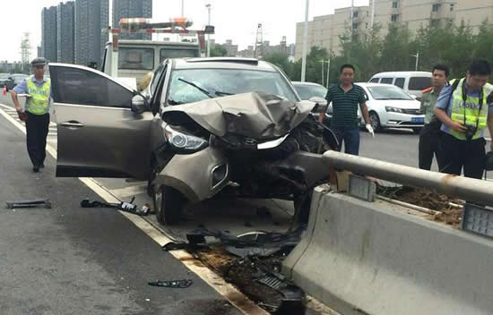 鄭州雙胞胎車禍