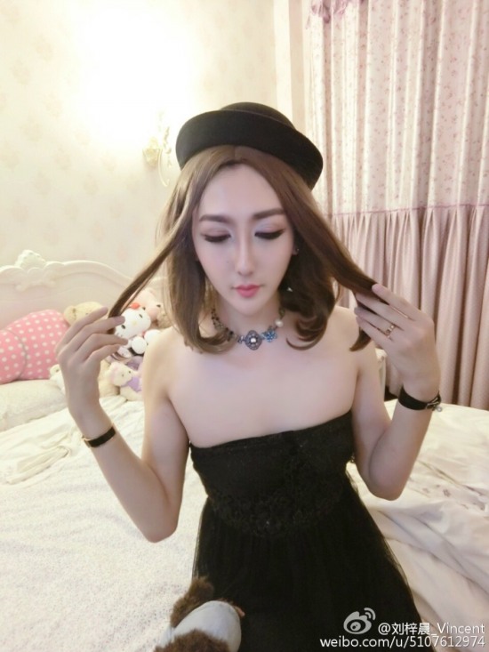 蛇精男劉梓晨叫板范冰冰