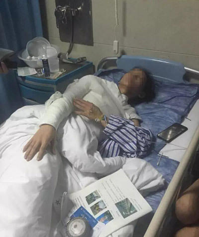 女子遭服務員潑熱湯