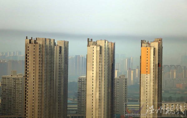 空中出現黑色污染物