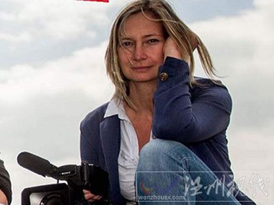 絆倒難民的女記者照片