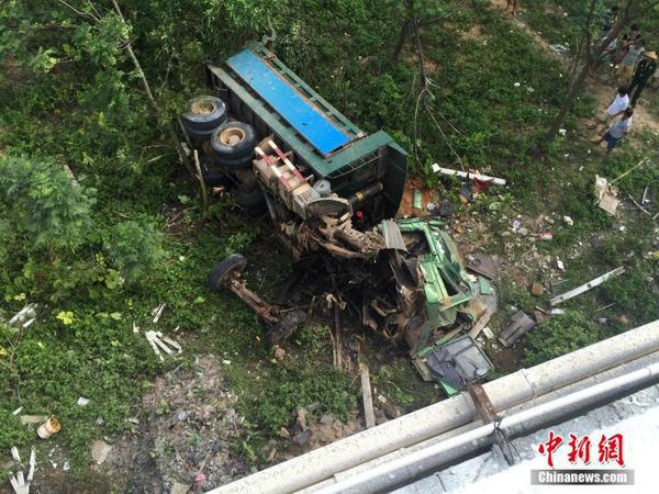 瓊州大橋車禍現場圖片