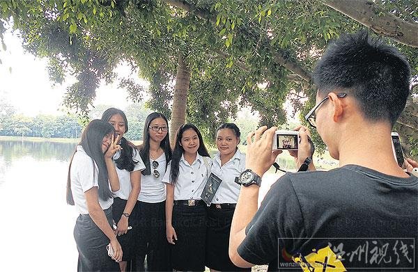 數(shù)十萬的中國游客擠爆清邁大學